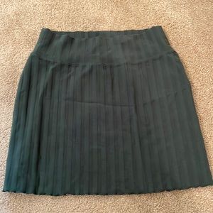 Aerie Offline OG mini skirt in a dark green color. Size S|P